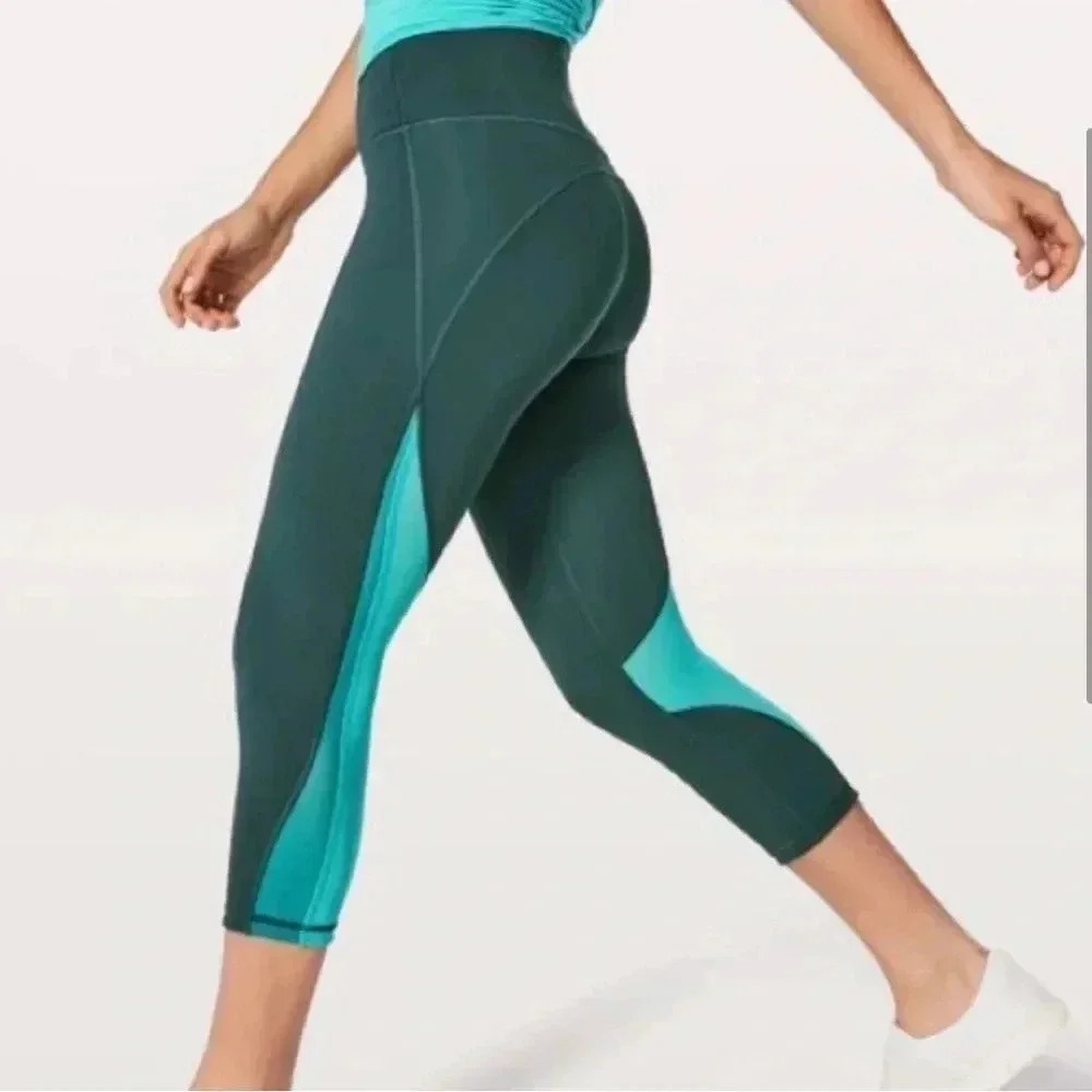 Lululemon Mix & Mesh Crop